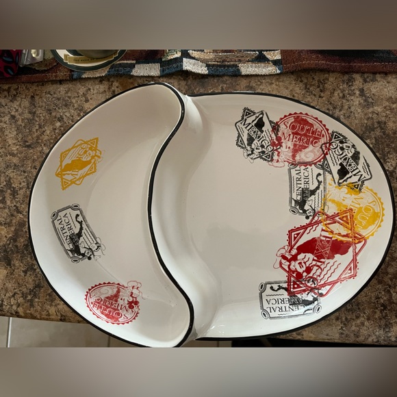 DISNEY CHIP & DIP DISH - Picture 1 of 5